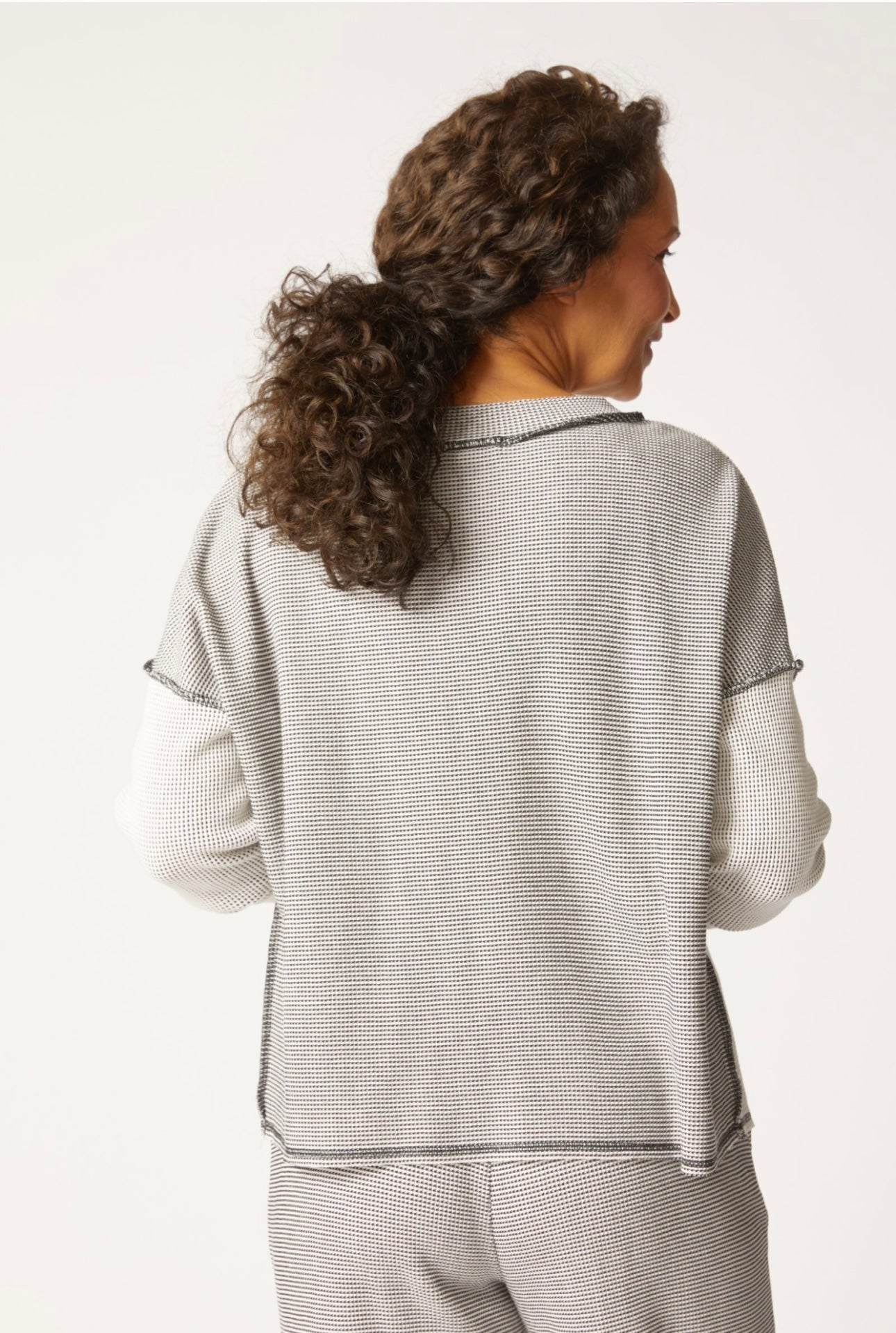 Habitat Opposites Attract Pullover in Winter White