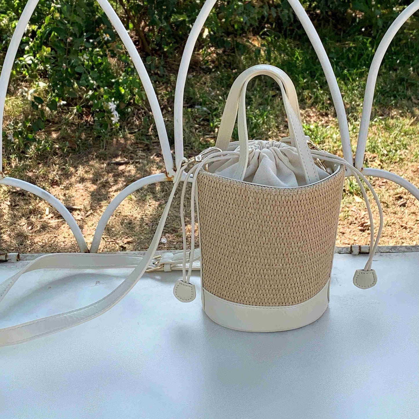 P25035 Straw Bucket/Crossbody Bag: 04 Blue