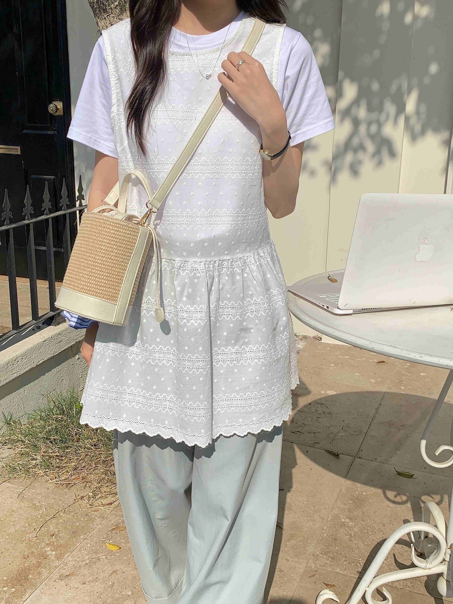P25035 Straw Bucket/Crossbody Bag: 02 Ivory White