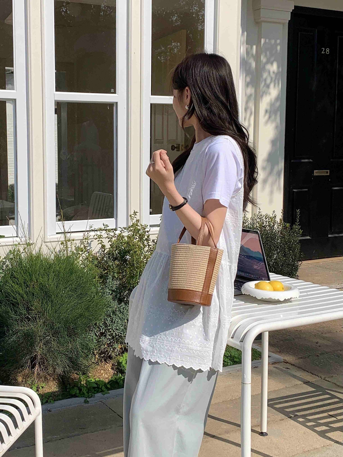 P25035 Straw Bucket/Crossbody Bag: 02 Ivory White