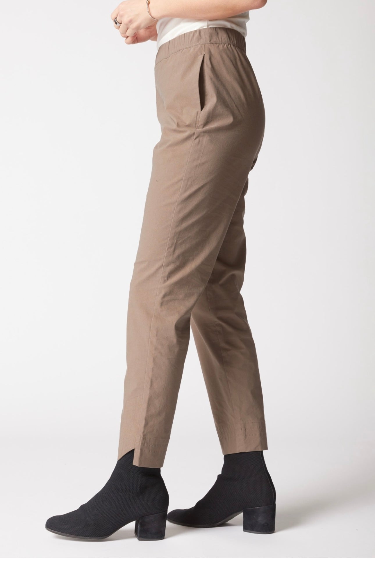 Habitat Travel Tech Straight Leg Ankle Pant ( Truffle)