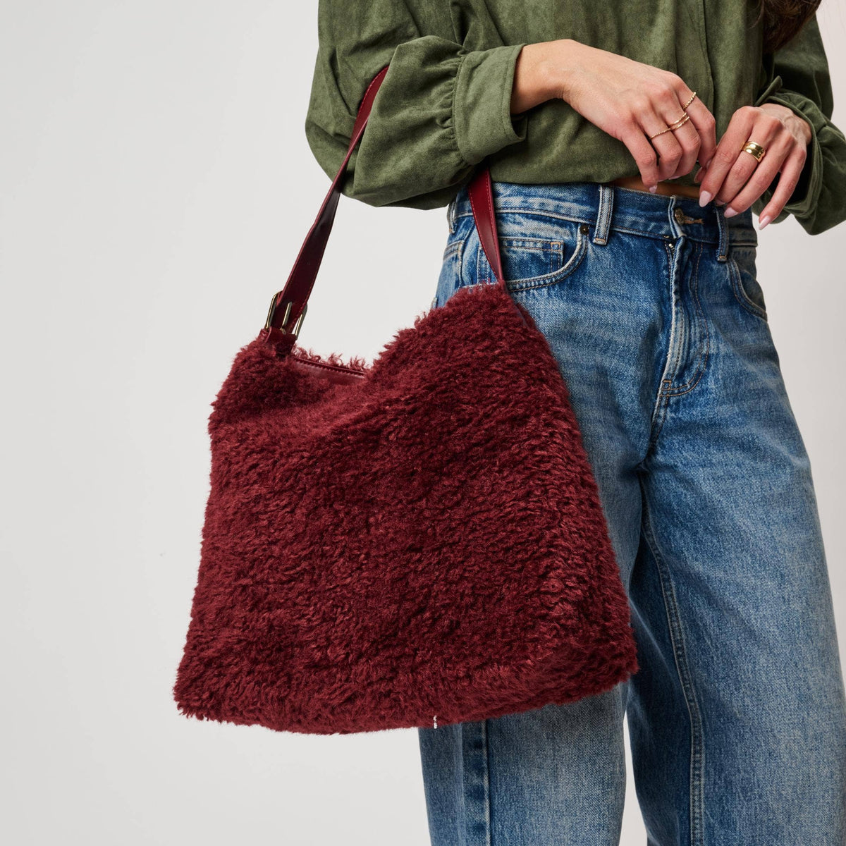 Neve Sherpa Tote: Burgundy