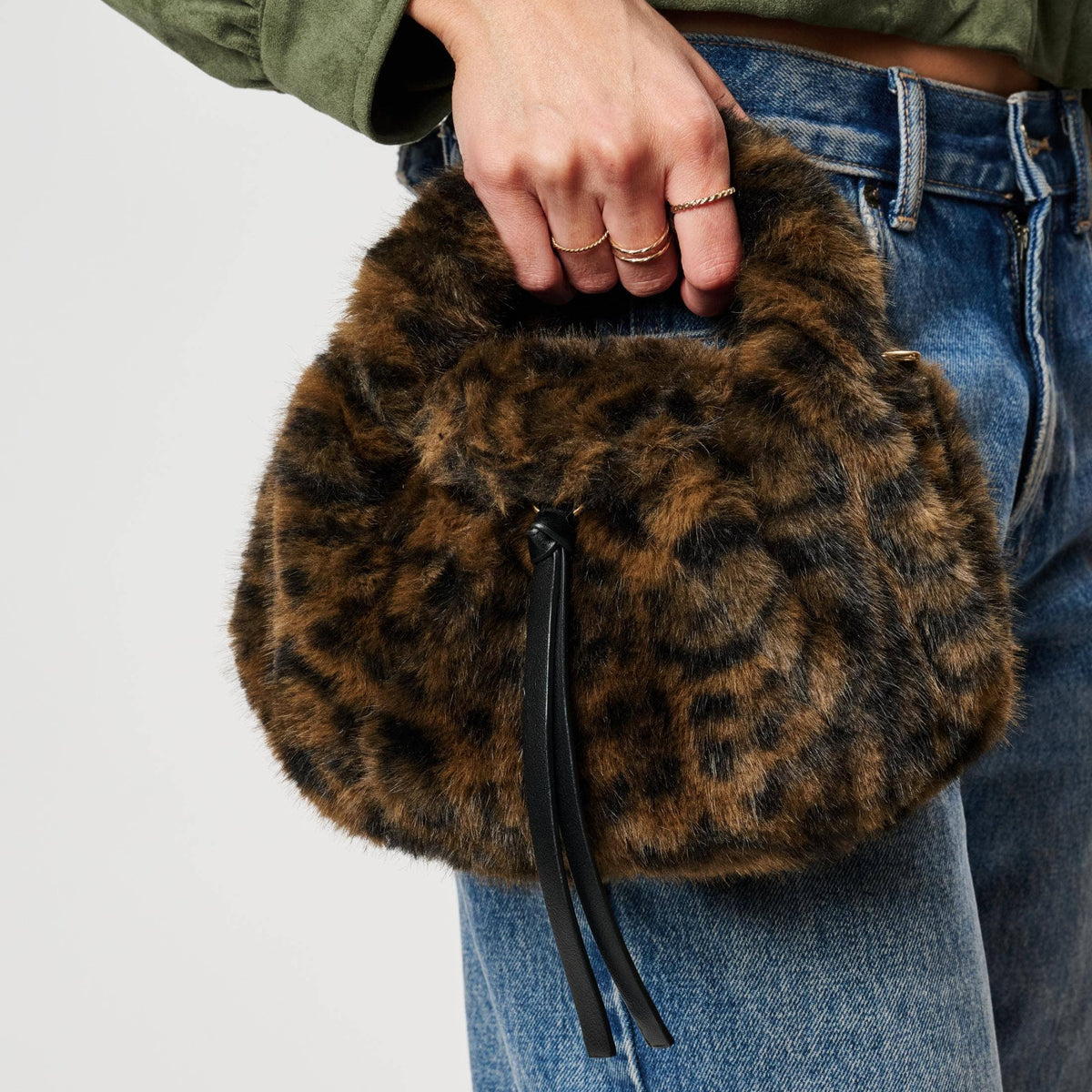 Wynter Crossbody: Leopard